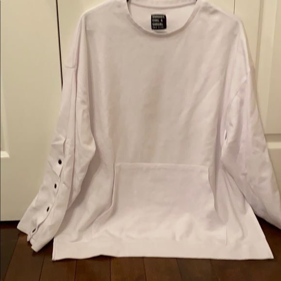 Awesome sweatshirt!! - Picture 3 of 7